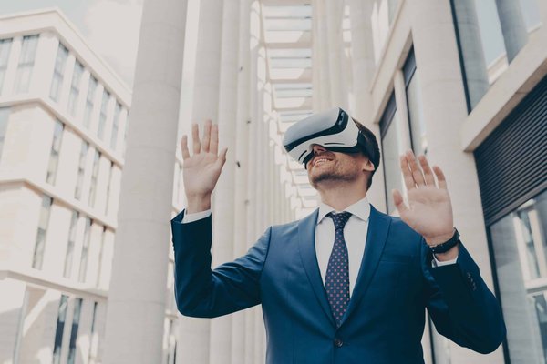 How Can Real Estate Agents Leverage Augmented Reality for Virtual Open Houses?